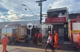 Incêndio destrói kitnet em residência no bairro Santo Antônio, em Manaus