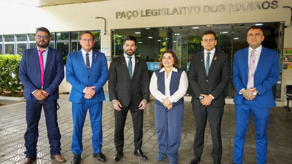 Professora Maria do Carmo visita Câmara Municipal e reforça articulação da direita no Amazonas