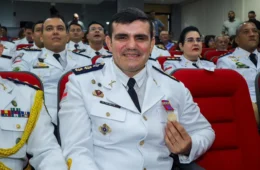 Coronel Sette é homenageado com Medalha Ajuricaba Grau Ouro após conquistar 1º lugar em curso da Polícia Militar do Amazonas