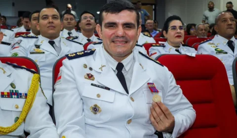 Coronel Sette é homenageado com Medalha Ajuricaba Grau Ouro após conquistar 1º lugar em curso da Polícia Militar do Amazonas