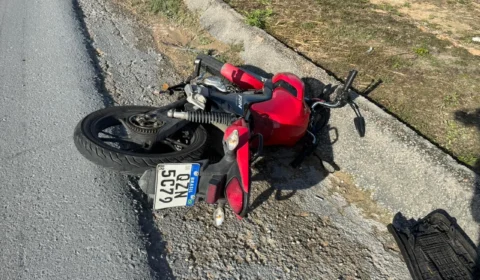 Eletricista morre após colisão entre motocicletas e ser atingido por micro-ônibus na Zona Leste de Manaus