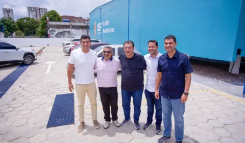Saullo Vianna acompanha Eduardo Braga em visita a unidade de saúde no Aleixo