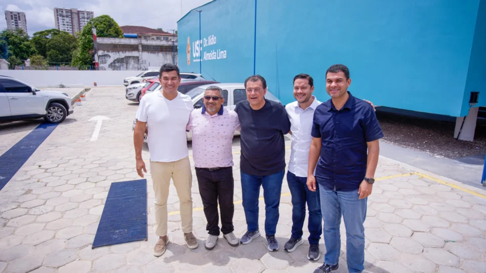 Saullo Vianna acompanha Eduardo Braga em visita a unidade de saúde no Aleixo