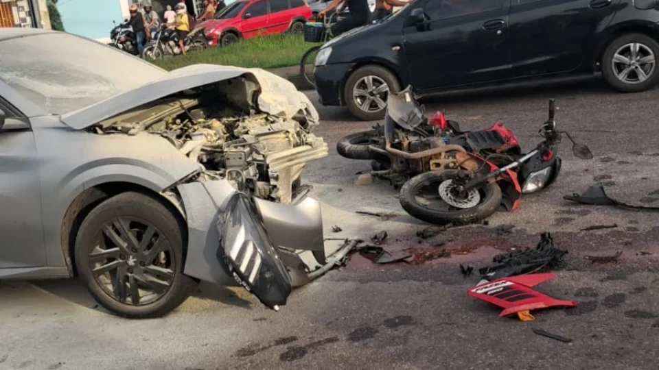 Motociclista morre em acidente e motorista é suspeito de dirigir sob efeito de álcool