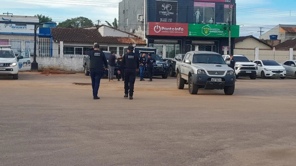 Força-tarefa realiza operação para resgatar corpo de policial morto em emboscada