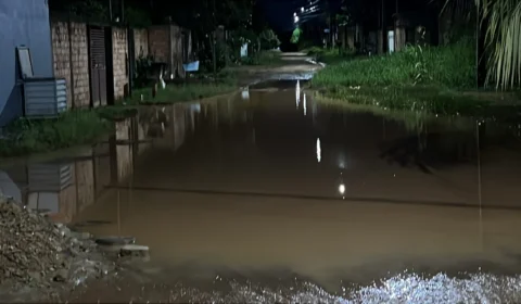 Rua Satélite vira “lagoa” e moradores cobram solução no bairro Planalto