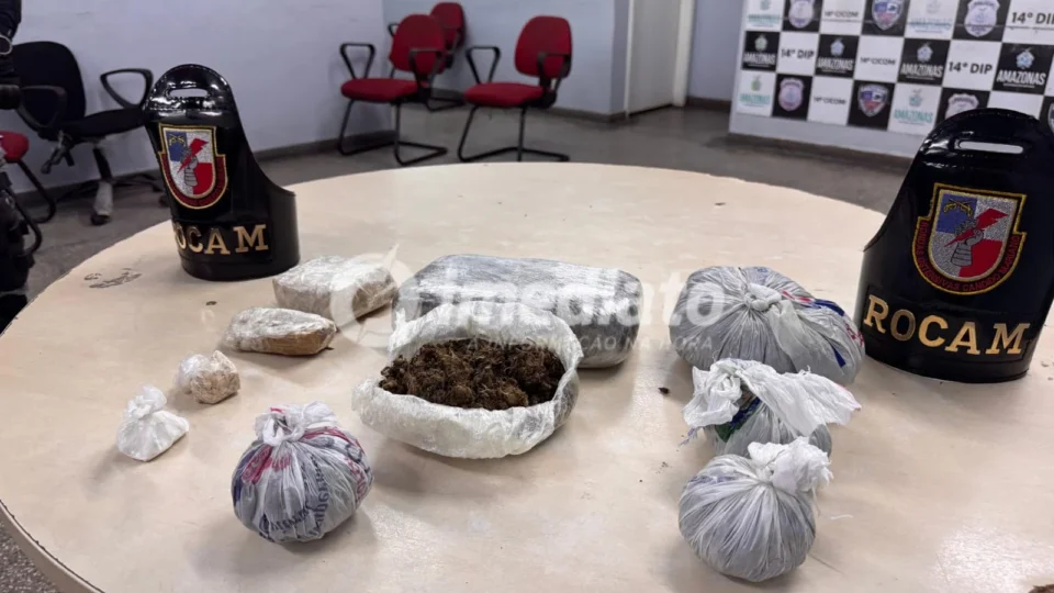 Homem é preso após polícia encontrar drogas escondidas em casa no bairro Tancredo Neves