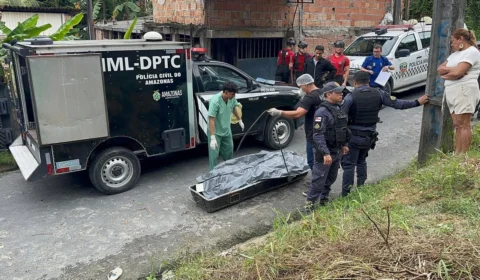 Imagens fortes: Corpo de motorista desaparecido é encontrado enterrado em área de mata no bairro Cidade de Deus