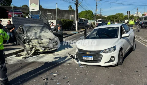 Acidente violento na Efigênio Salles deixa família ferida e trava trânsito