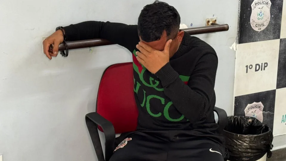 VÍDEO: PM é assaltado e agredido por trio na Manaus Moderna, um dos suspeitos foi preso