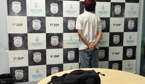 Homem e adolescente são detidos após picharem escola na Constantino Nery