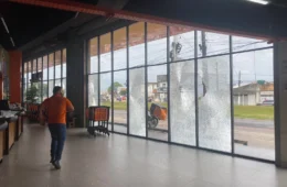 Pet shop é alvo de tiros após recusa em pagar “taxa do crime” em Belém
