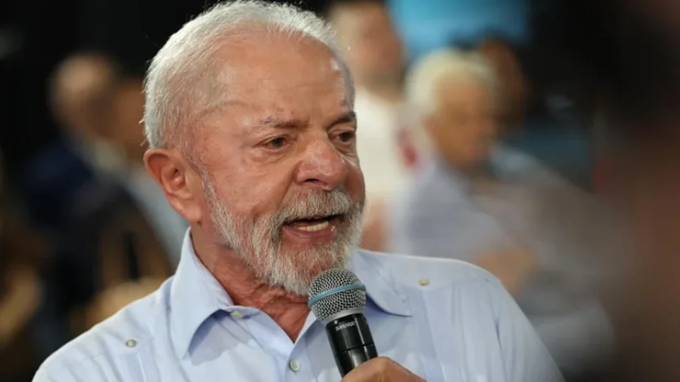 Lula diz que medidas para conter preços dos combustíveis não têm “nada a ver” com as adotadas no governo Bolsonaro