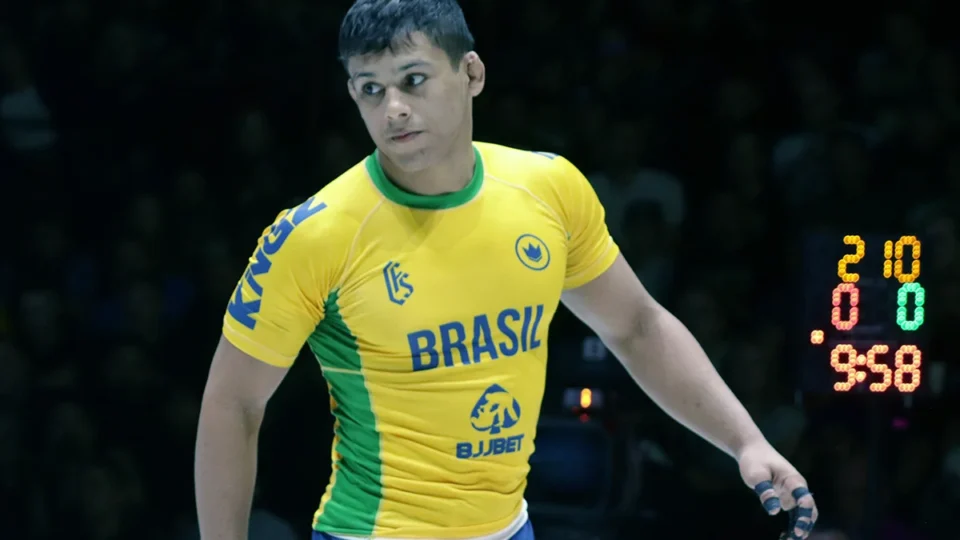 Mica Galvão campeão mundial de jiu-jítsu se pronuncia após prisão do pai por suspeita de abuso