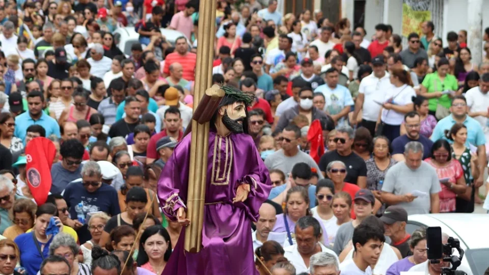 Mais de 40 procissões devem alterar o trânsito em Manaus nesta Sexta-feira Santa