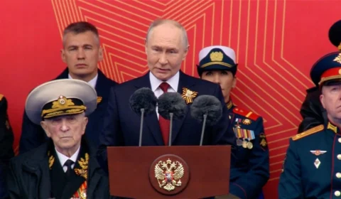Putin afirma que conflito na Ucrânia está próximo do fim durante celebração do Dia da Vitória