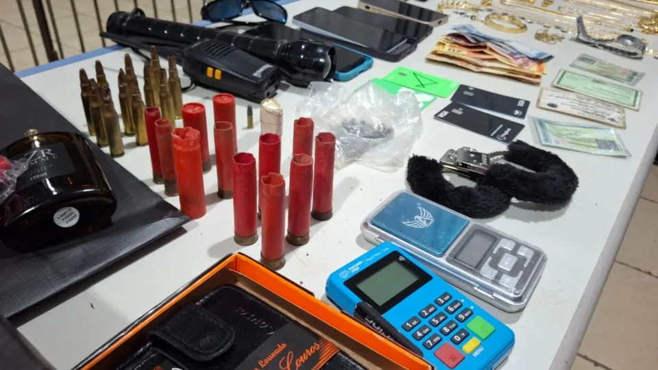 Polícia apreende materiais suspeitos após furto em loja de joias e unidade da Claro em Porto Velho