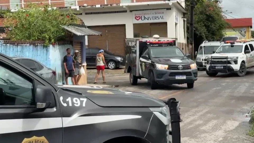 VEJA VÍDEO: após confusão homem é assassinado a tiros em oficina na zona Norte de Manaus