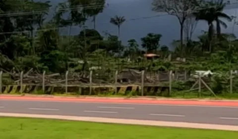 Ocupação irregular avança às margens da Avenida Liberdade