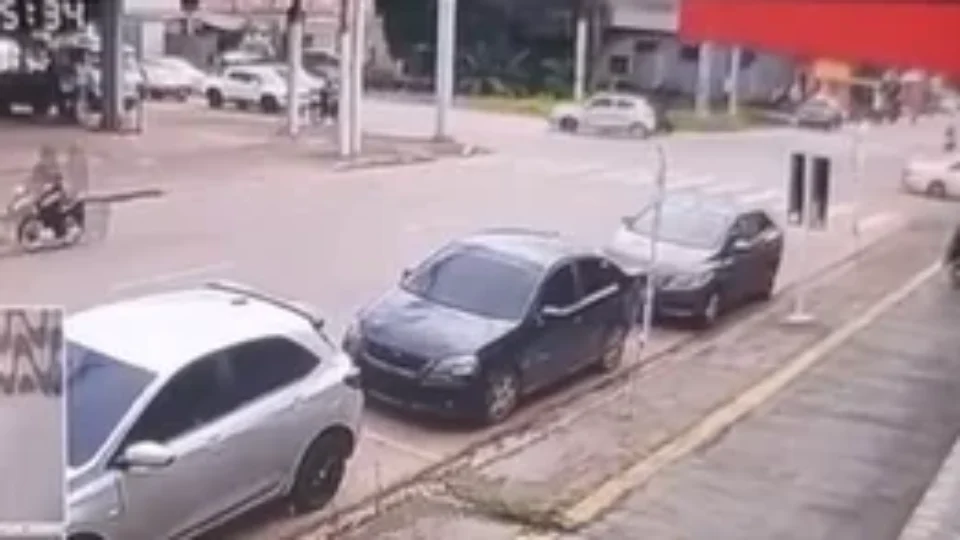 Motociclista e passageiro ficam feridos após acidente no bairro Nova Porto Velho