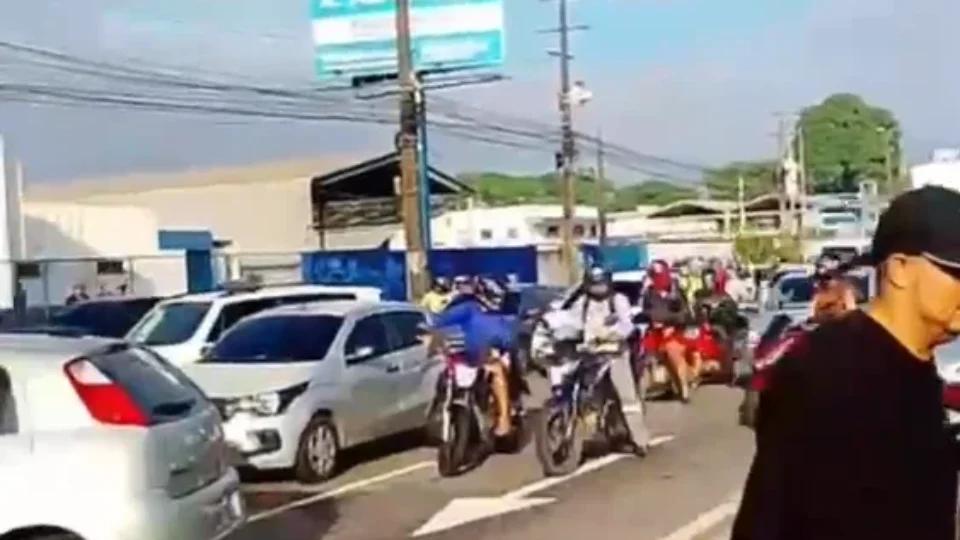 Protesto por moradia interdita trecho da BR-316 em Marituba