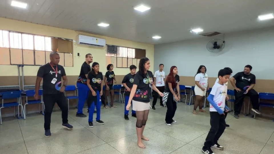 Alunos neurodivergentes emocionam com apresentação de dança em escola estadual em Porto Velho
