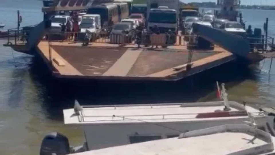 Embarcação de grande porte se envolve em acidente no rio Tapajós, no Pará