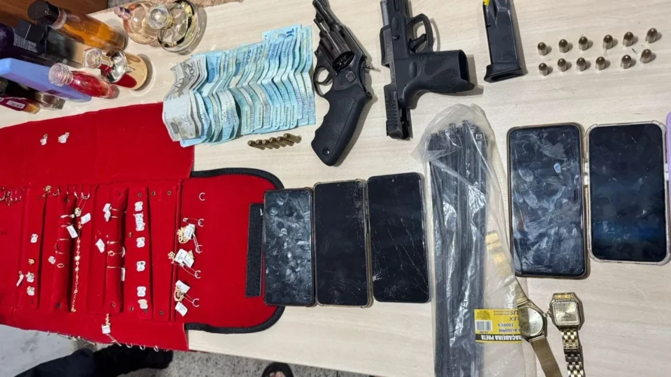 Noite de pânico: criminosos invadem residência e fazem seis pessoas reféns em Bragança