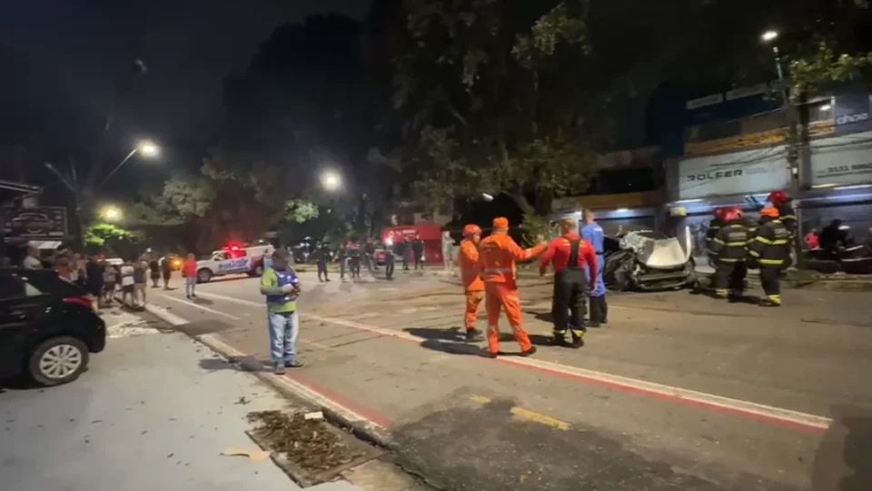Noite de tragédia: Um grave acidente deixa pelos menos três pessoas mortas e outras 7 em estado crítico