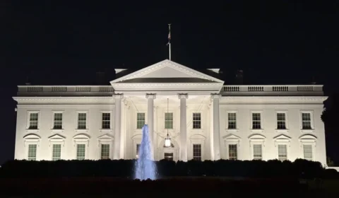 Tiros próximos à Casa Branca mobilizam Serviço Secreto e FBI em Washington