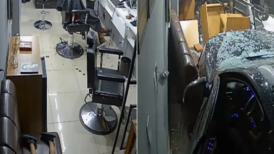VÍDEO: Motorista sem CNH invade barbearia e atinge criança que esperava o pai deitada no sofá