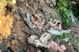 Moradores denunciam risco de desmoronamento na rua Savelha, no bairro Areia Branca em Porto Velho