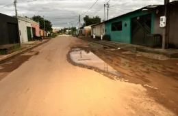 Moradores denunciam alagamentos na Rua Tocantinópolis, no bairro Jardim Santana em Porto Velho