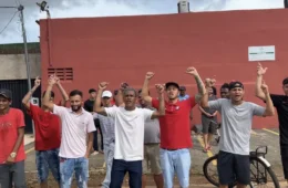 Trabalhadores da antiga Eco PVH protestam por salários e rescisões em Porto Velho