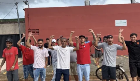 Trabalhadores da antiga Eco PVH protestam por salários e rescisões em Porto Velho