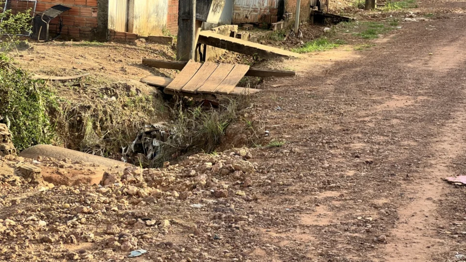 Moradores denunciam abandono e risco na rua Tunísia, no bairro Cidade Nova Em Porto Velho