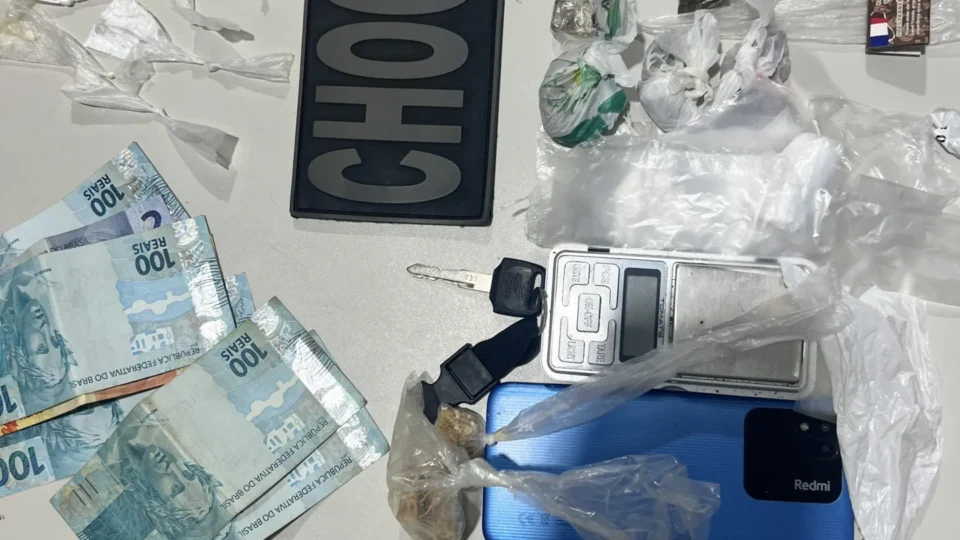 Motocicleta e drogas são apreendidas durante ação do Batalhão de Choque em Porto Velho