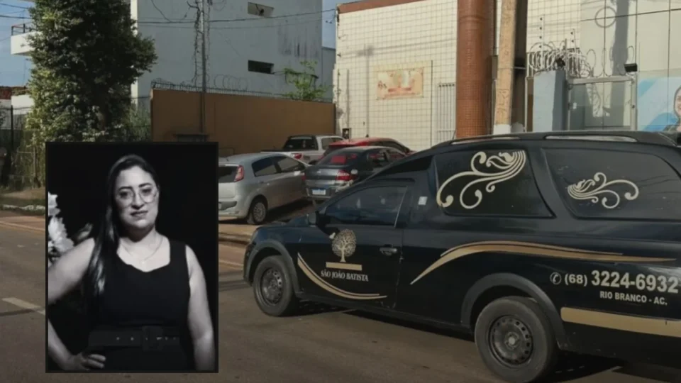 Familiares e amigos de funcionária morta em ataque acompanham cortejo em homenagem à vítima em Rio Branco