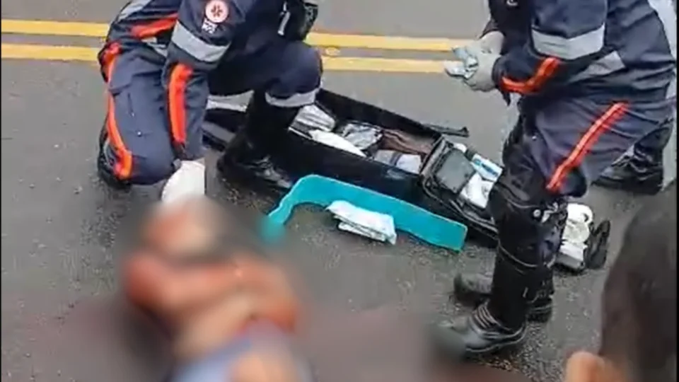 VEJA VÍDEO: ‘Ele escorregou e não deu tempo do carro parar’, diz testemunha após atropelamento