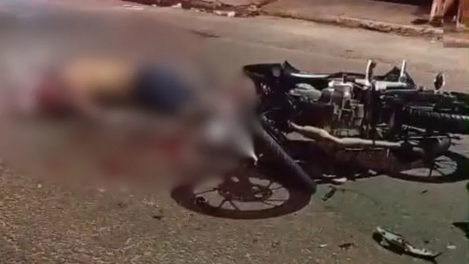 Vídeo: motociclista morre instantaneamente após colisão frontal com outra moto no Novo Israel