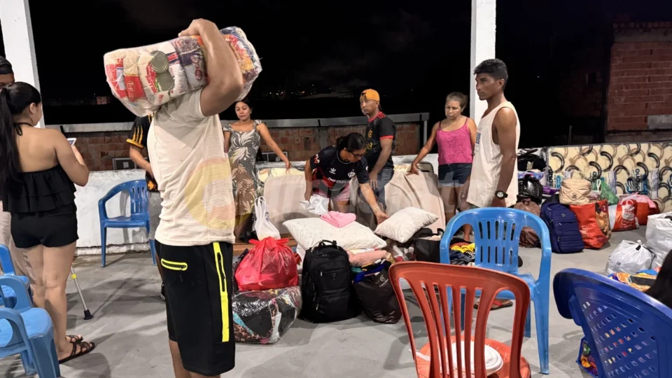 Vídeo: Após incêndio, igreja abre as portas para acolher famílias e centraliza doações no São Jorge