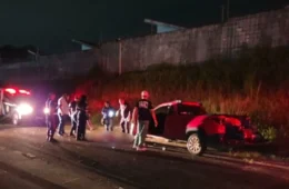 Homem é morto a tiros dentro de carro com mercadorias no bairro Tarumã-Açu, em Manaus