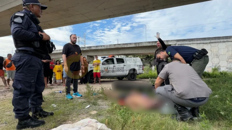 Corpo de lavador de carros é encontrado por irmãos em igarapé do 40, zona sul de Manaus