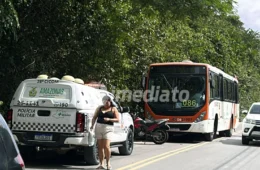 VÍDEO CHOCANTE: Homem é morto com tiros na cabeça dentro de ônibus da linha 086 na estrada do Puraquequara, em Manaus