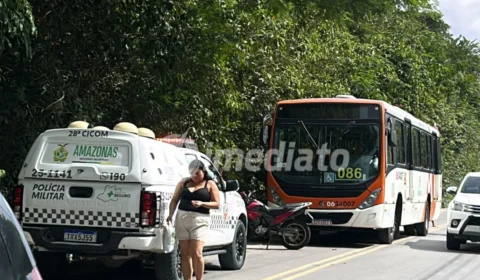 VÍDEO CHOCANTE: Homem é morto com tiros na cabeça dentro de ônibus da linha 086 na estrada do Puraquequara, em Manaus