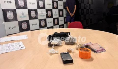 Homem é preso com drogas, balança de precisão e dinheiro trocado em ‘boca de fumo’ no bairro Petrópolis, em Manaus
