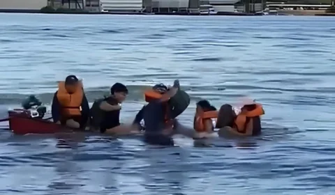 Vídeo: Rabeta afunda no rio Tarumã e passageiros passam por momentos de desespero em Manaus