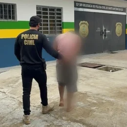 Homem é preso após se esconder em árvore ao descumprir medida protetiva e agredir companheira no interior do Amazonas
