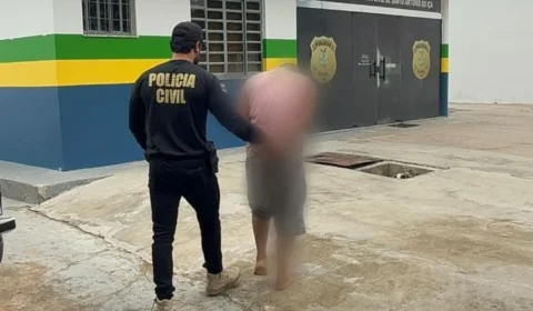 Homem é preso após se esconder em árvore ao descumprir medida protetiva e agredir companheira no interior do Amazonas