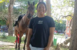 Adolescente de 17 anos desaparece após ser vista no Centro de Manaus; família faz apelo por informações